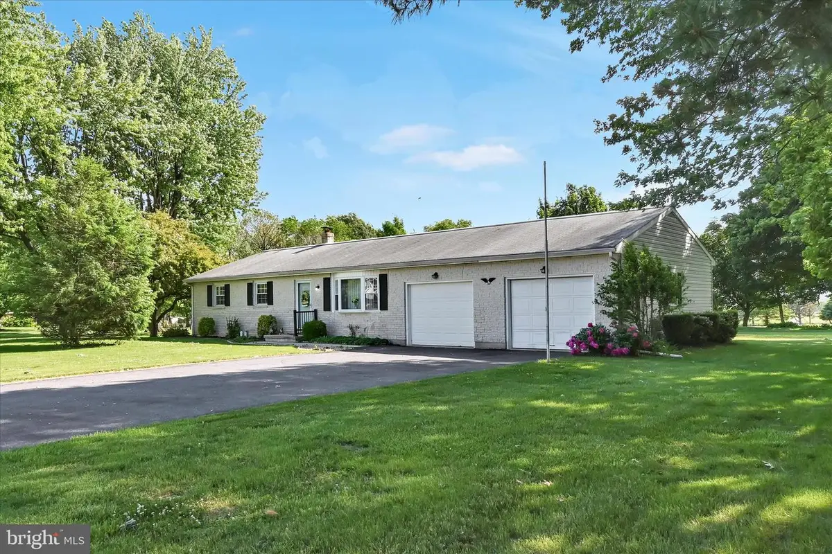 685 Wedgewood Dr, Lebanon, PA 17042 - #1