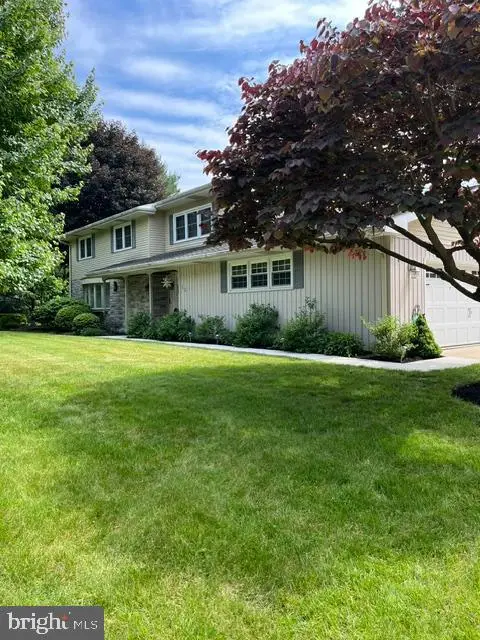 15 Stoneleigh Dr, Lebanon, PA 17042 - #1