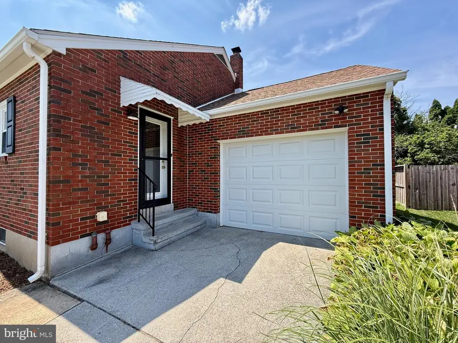 19 Pine Ave, Lebanon, PA 17042 - #2