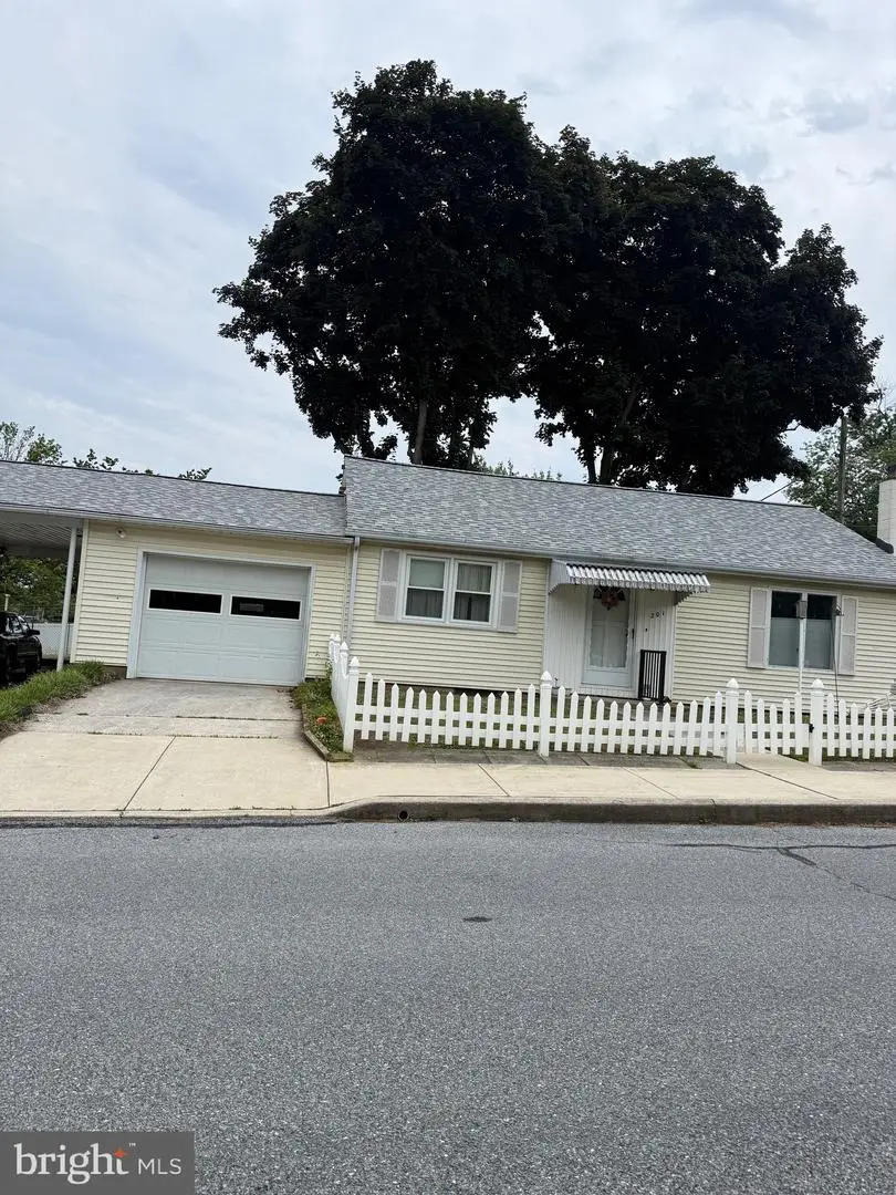 201 S Hetrick Ave, Palmyra, PA 17078 - #3