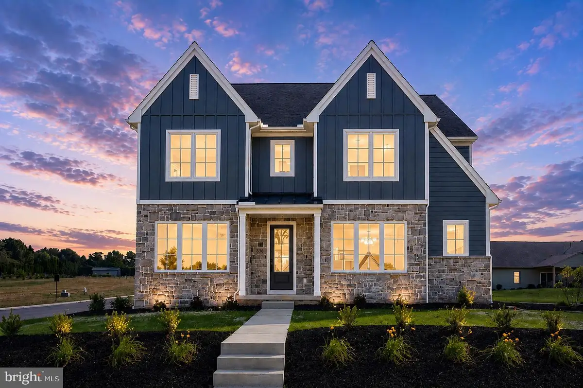 836 Wheatfield Ln, Lebanon, PA 17042 - #1