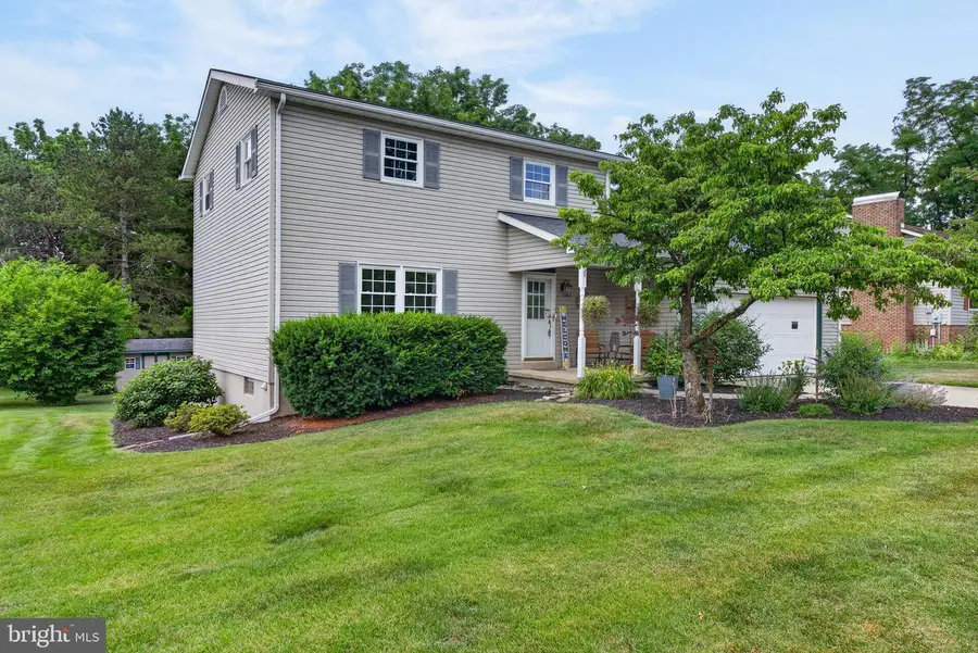 610 E Walnut St, Annville, PA 17003 - #2