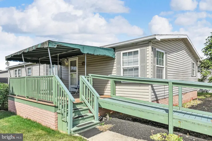 379 W Spruce St, Palmyra, PA 17078 - #3