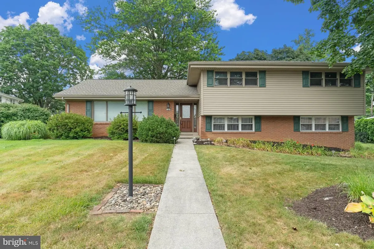 102 Lynnwood Dr, Palmyra, PA 17078 - #1