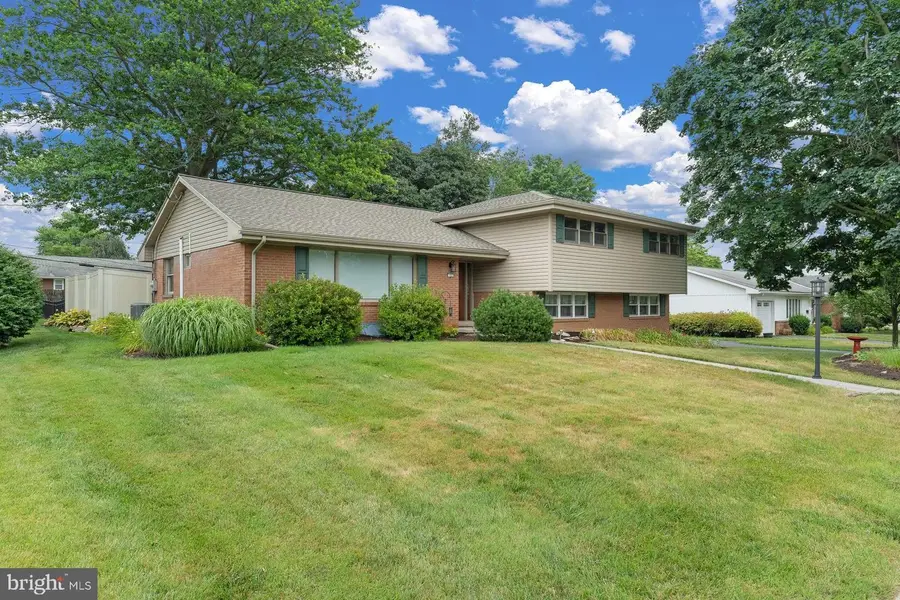 102 Lynnwood Dr, Palmyra, PA 17078 - #3
