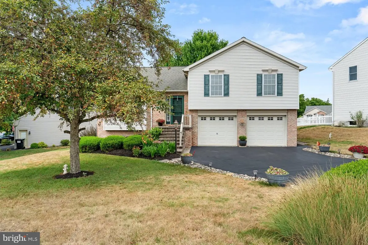 1431 E Maple St, Palmyra, PA 17078 - #1