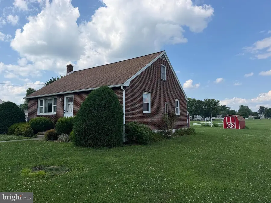 204 S Sheridan Rd, Newmanstown, PA 17073 - #3