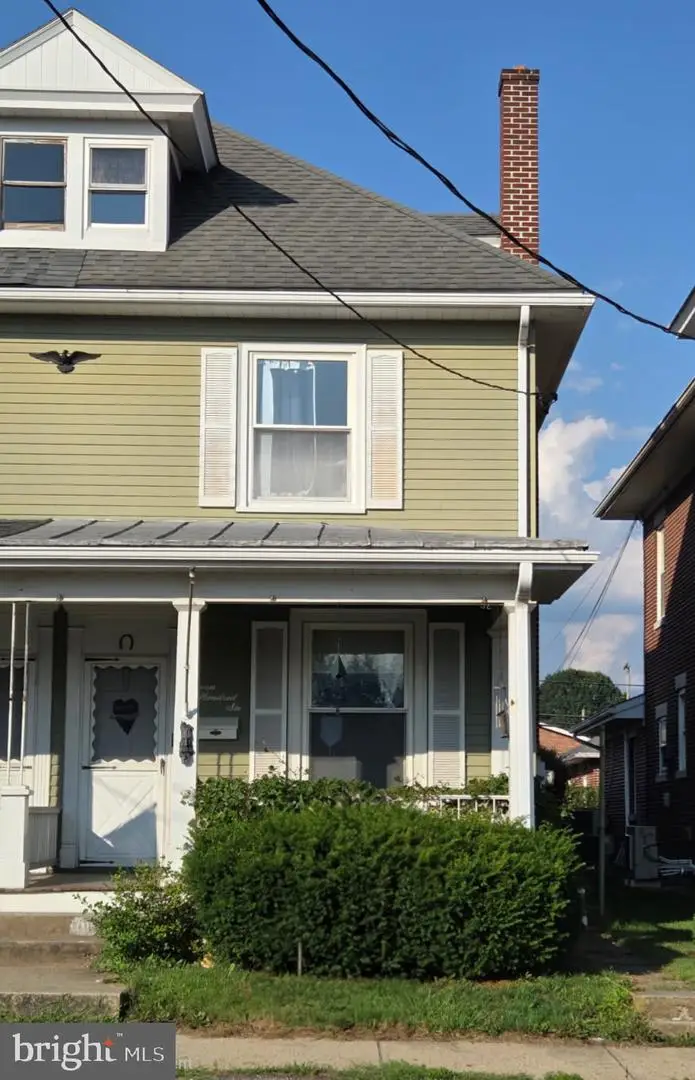 706 N Railroad St, Palmyra, PA 17078 - #1