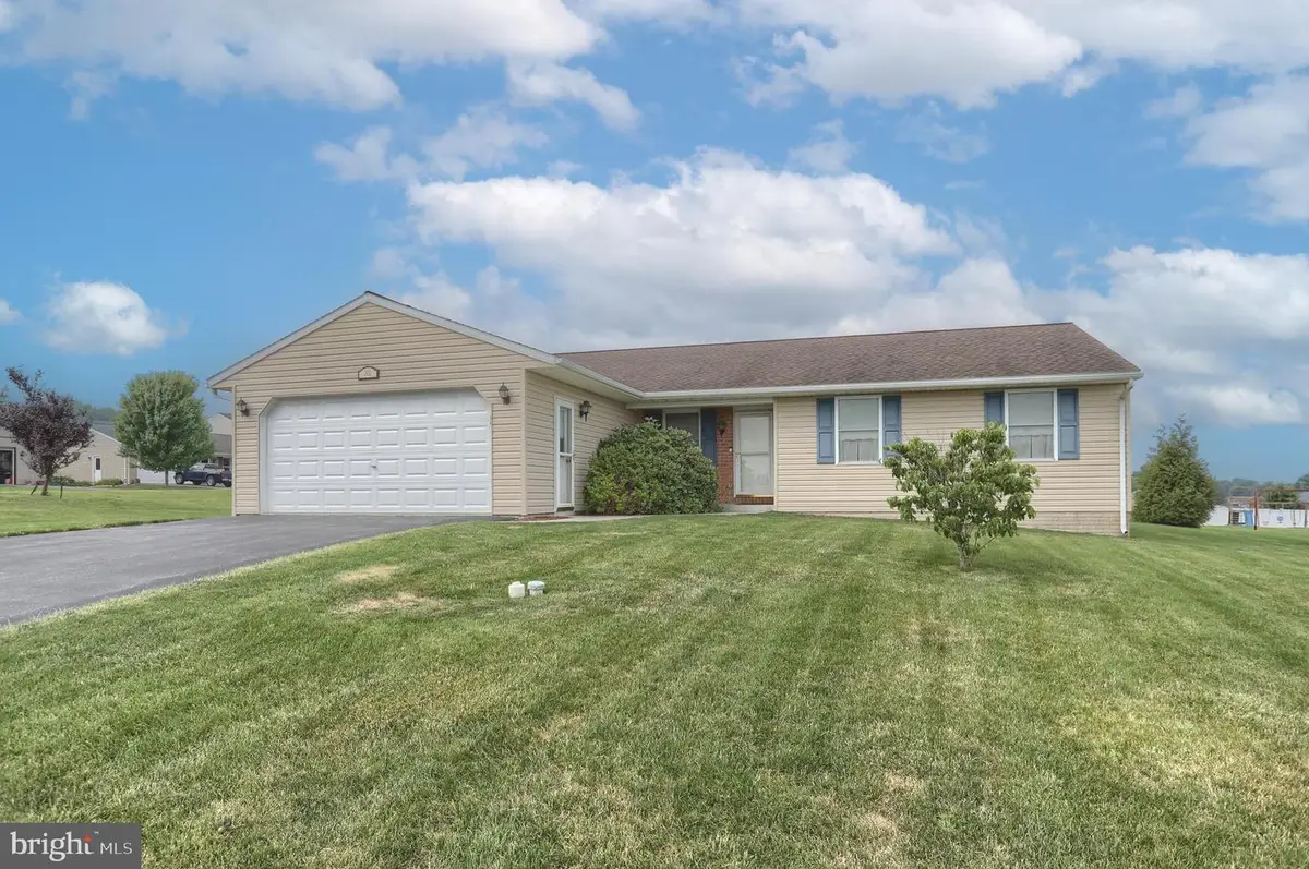 202 Village Dr, Newmanstown, PA 17073 - #1