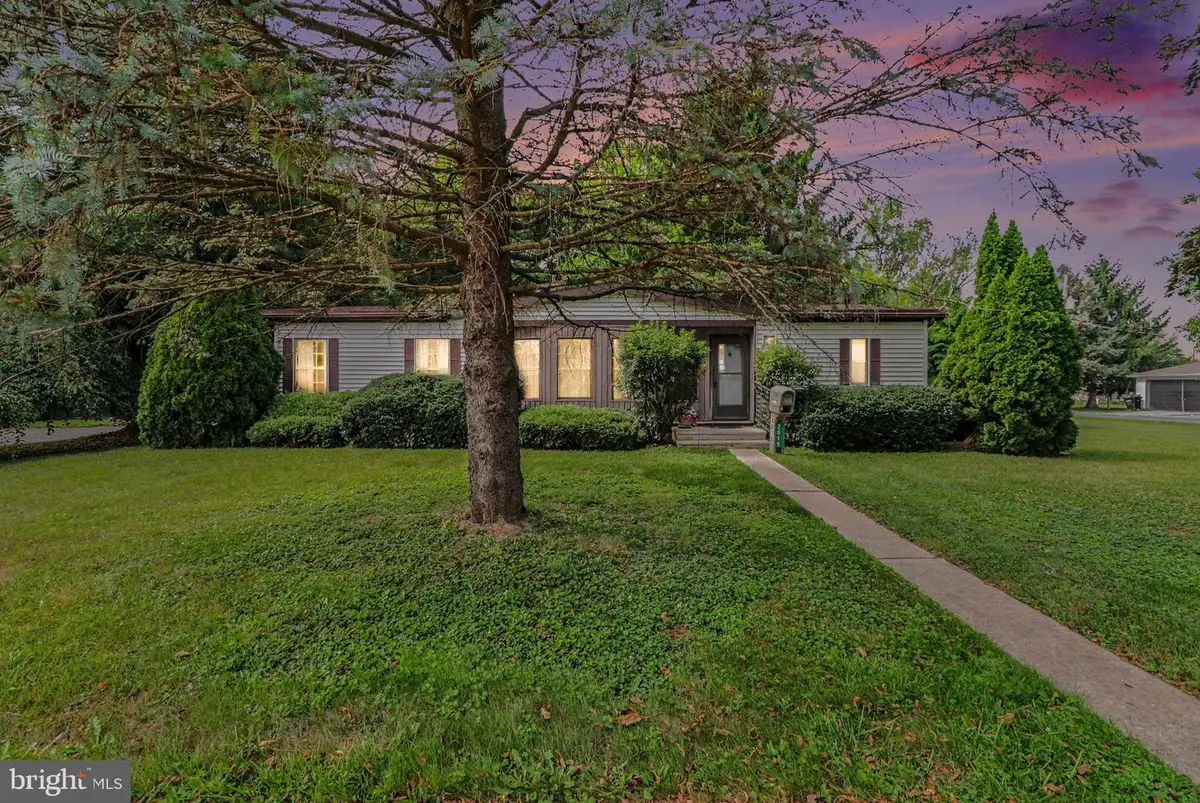 2015 E Pennsylvania Ave, Lebanon, PA 17042 - #1