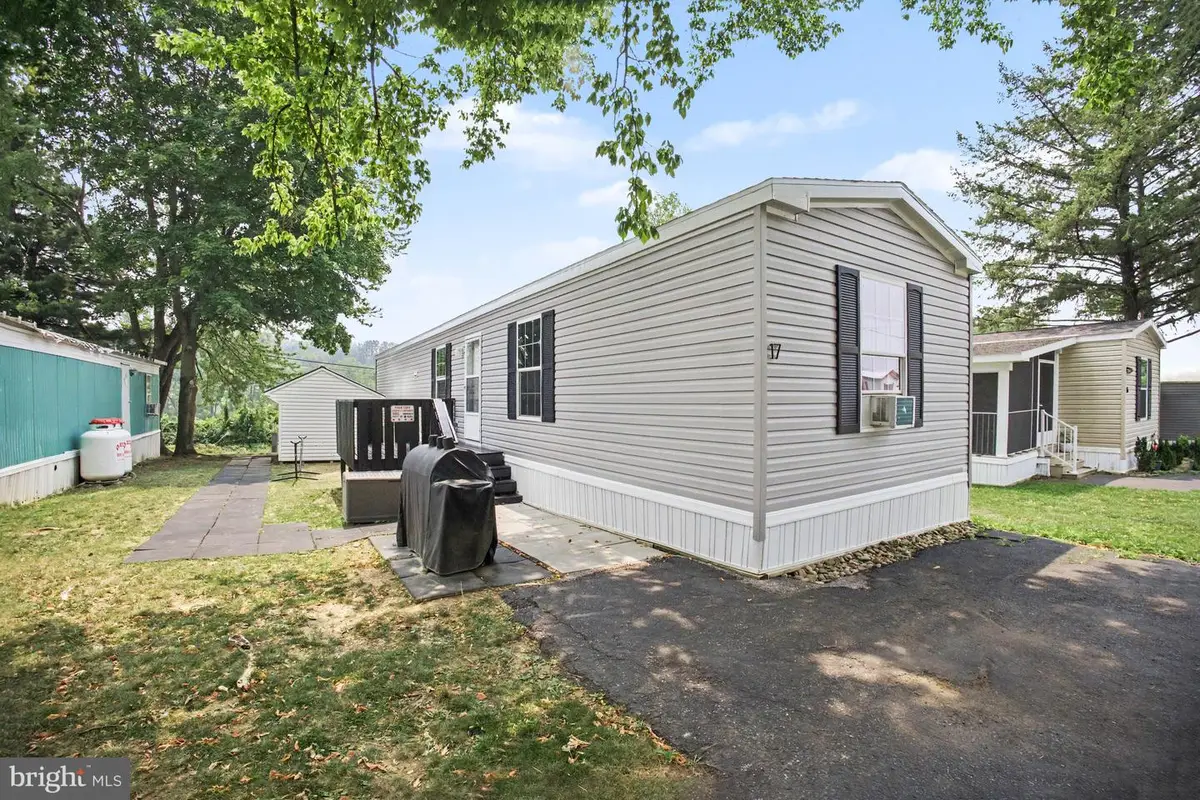 17 Lebanon Valley Ct, Lebanon, PA 17046 - #1