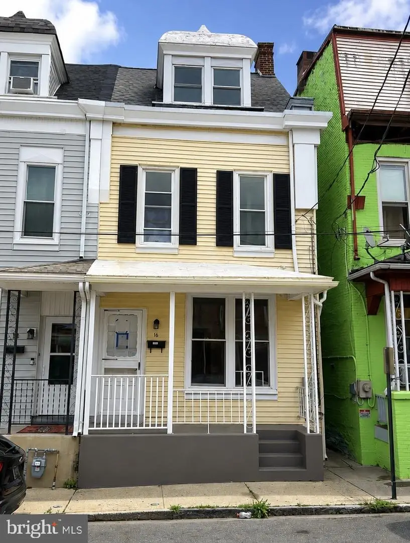 16 S 11th St, Lebanon, PA 17042 - #1