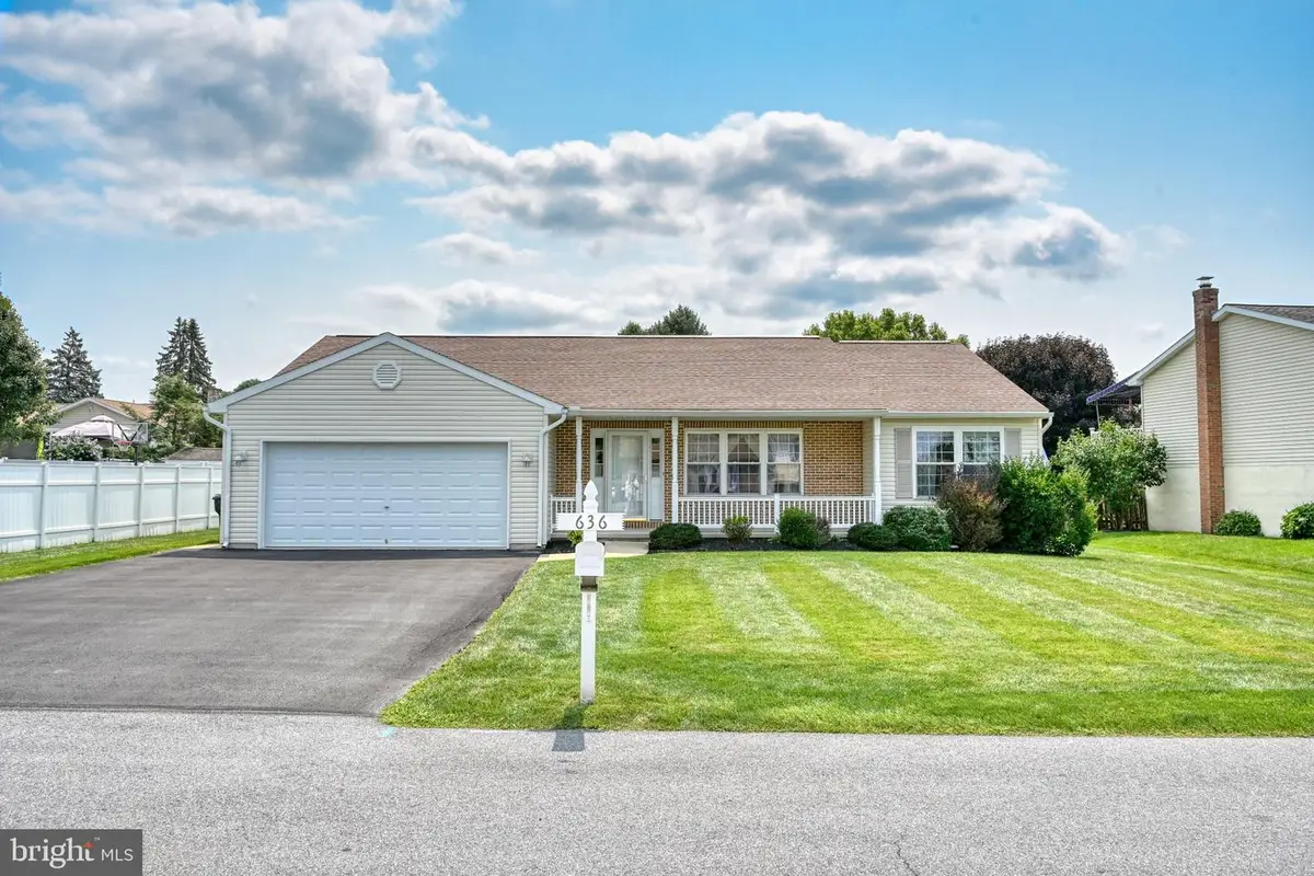 636 Meadow Dr, Lebanon, PA 17042 - #1