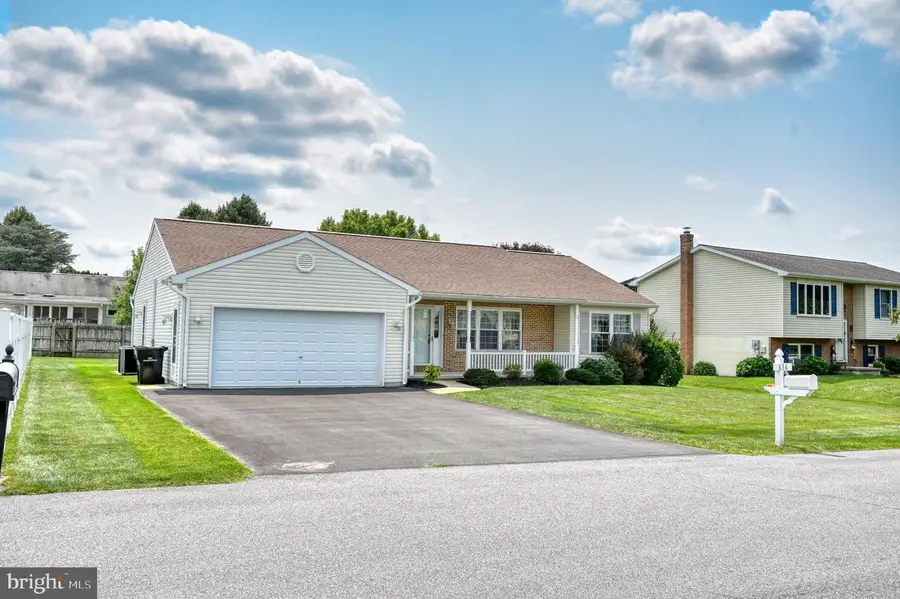 636 Meadow Dr, Lebanon, PA 17042 - #2