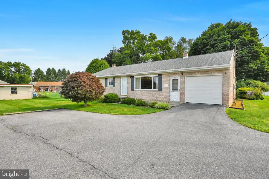 533 W Lincoln Ave, Myerstown, PA 17067 - #2