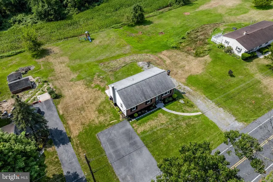 8064 Colebrook Rd, Palmyra, PA 17078 - #3