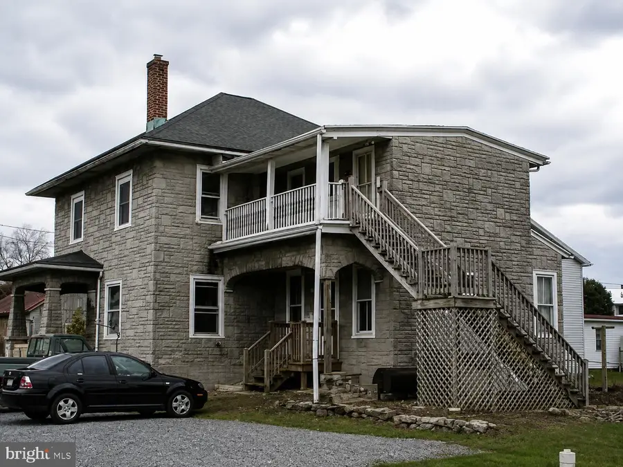 112 N Strawberry St, Fredericksburg, PA 17026 - #2