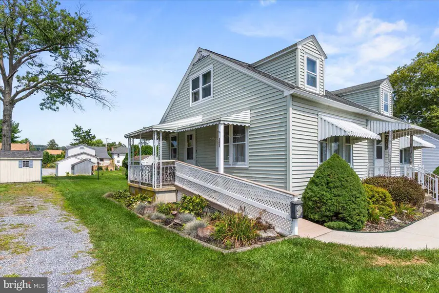 517 W Walnut St, Cleona, PA 17042 - #3