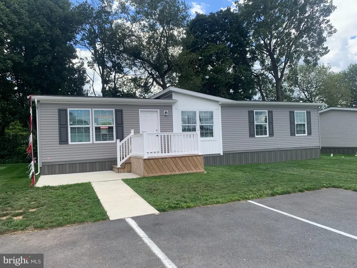 22 W Willow St, Palmyra, PA 17078 - #1