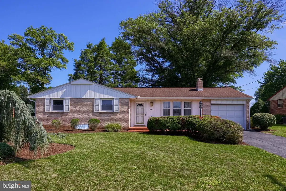 982 Daffodil Dr, Lebanon, PA 17042 - #1