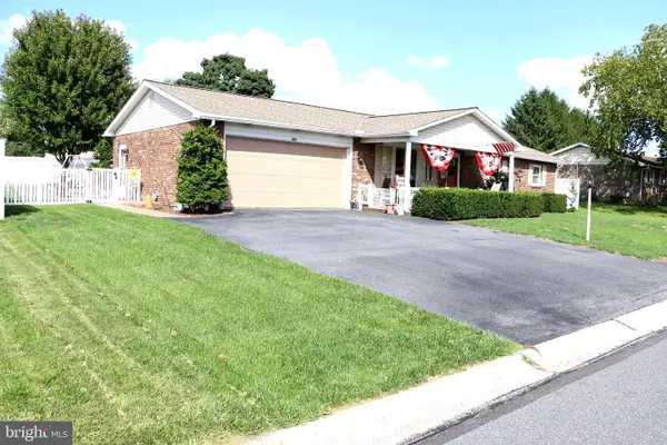 931 Oak Ln, LEBANON, PA 17046