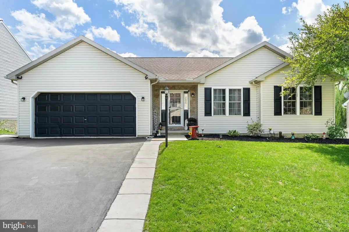 17 Mayflower Dr, Jonestown, PA 17038 - #1
