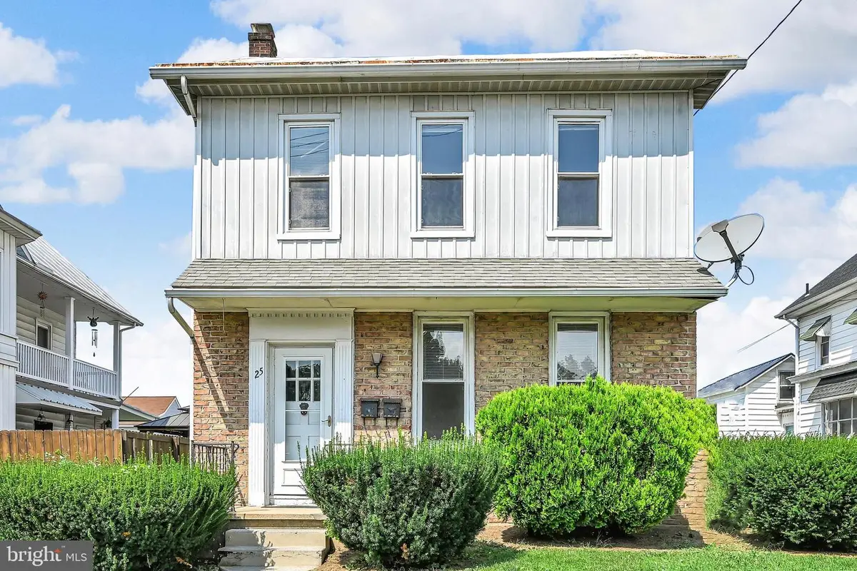 25 W Penn Ave, Cleona, PA 17042 - #1