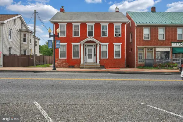 43 W Main St, ANNVILLE, PA 17003