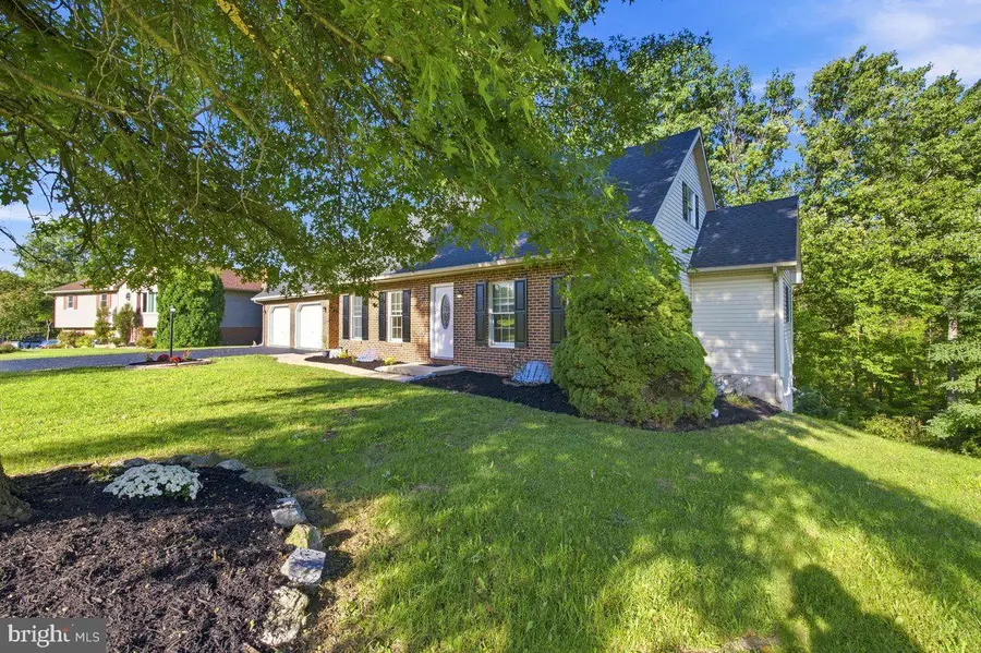 933 Redwood Ln, Lebanon, PA 17046 - #3