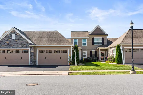 106 S Village Cir, PALMYRA, PA 17078