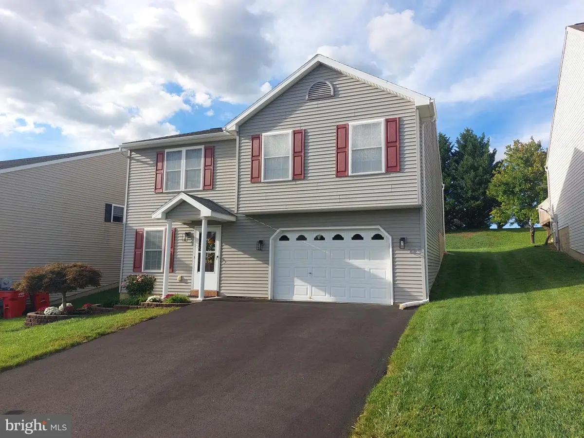 114 Twin Creeks Dr, Jonestown, PA 17038 - #1