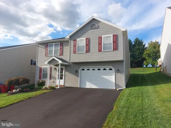 114 Twin Creeks Dr, JONESTOWN, PA 17038