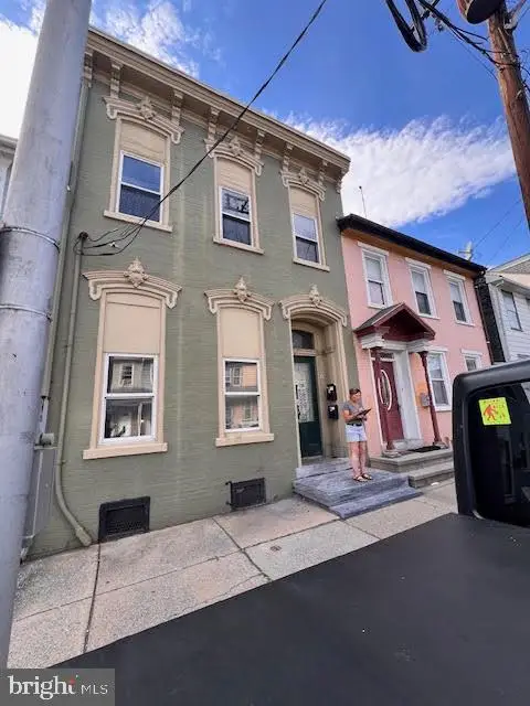 605 N 9th St, Lebanon, PA 17046 - #1