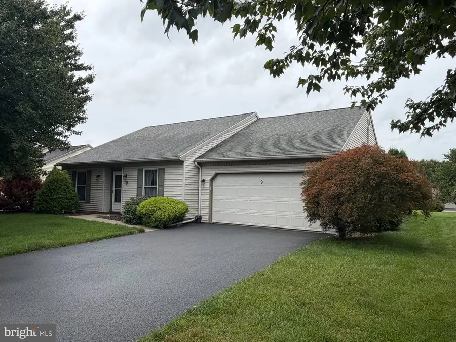 9 Lakeview Dr, Myerstown, PA 17067 - #3