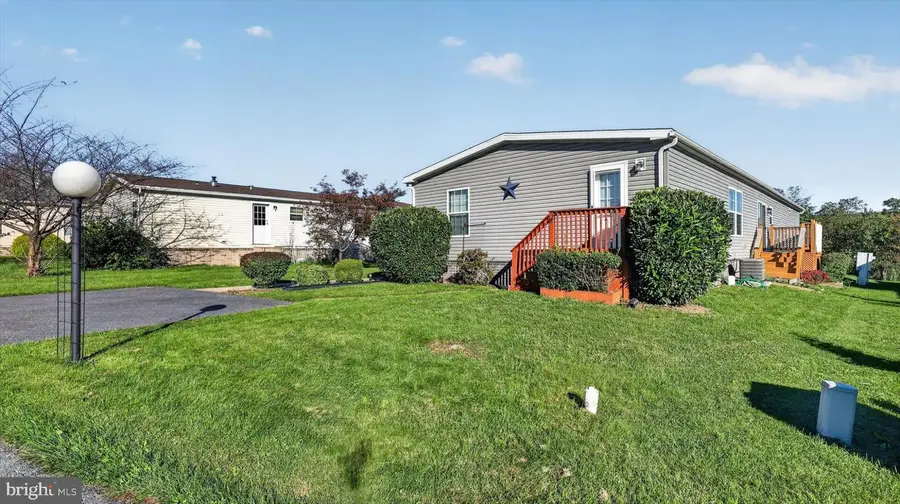 8 Orchard St, Fredericksburg, PA 17026 - #3