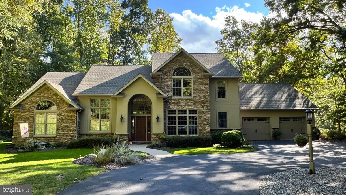 102 Spring Hill Ln, Lebanon, PA 17042 - #1