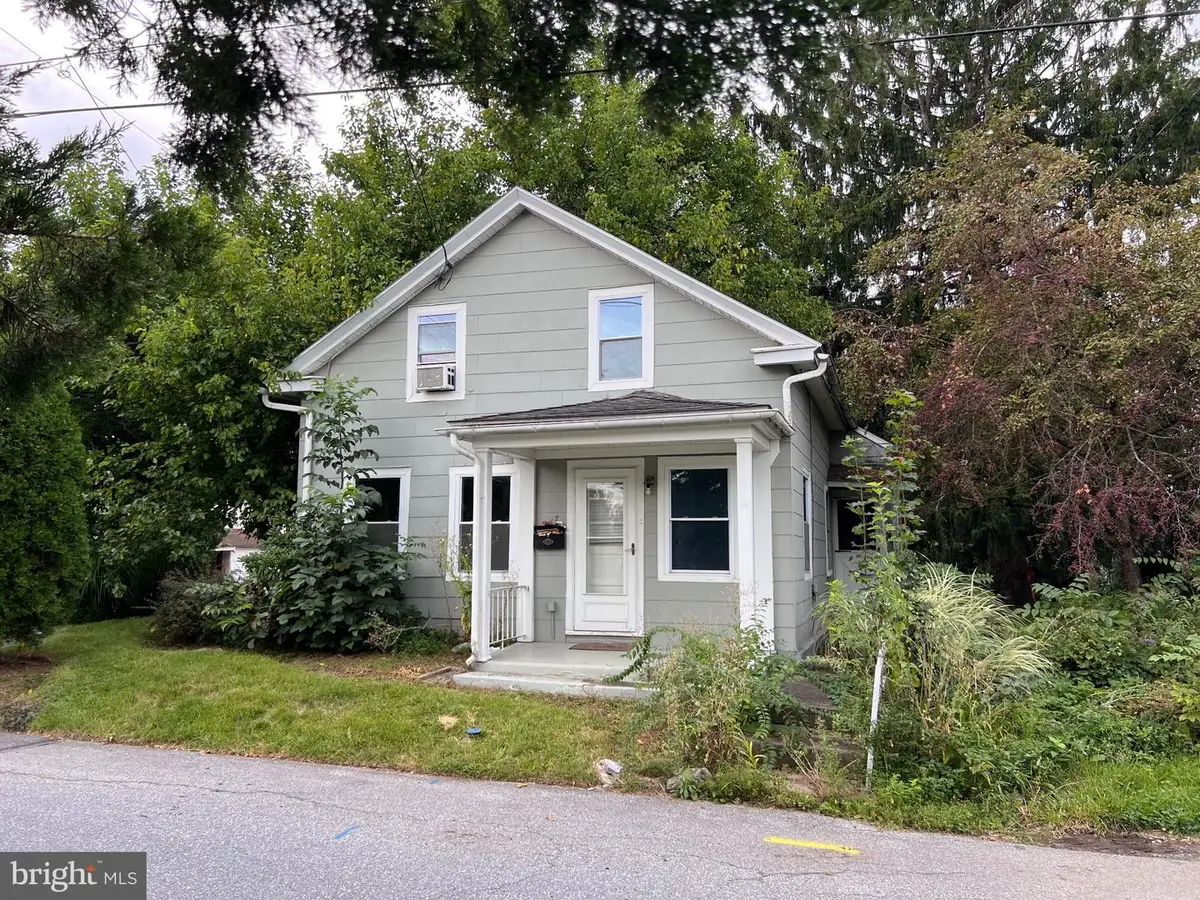 147 S Cherry St, Annville, PA 17003 - #1