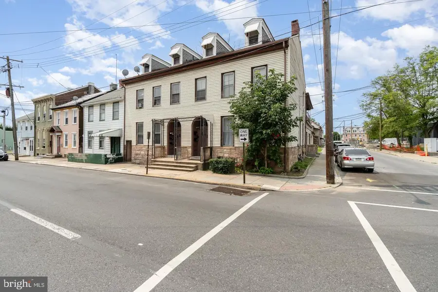 613 N 9th St, Lebanon, PA 17046 - #3
