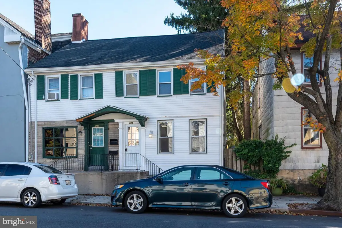 206 S 9th St, Lebanon, PA 17042 - #1