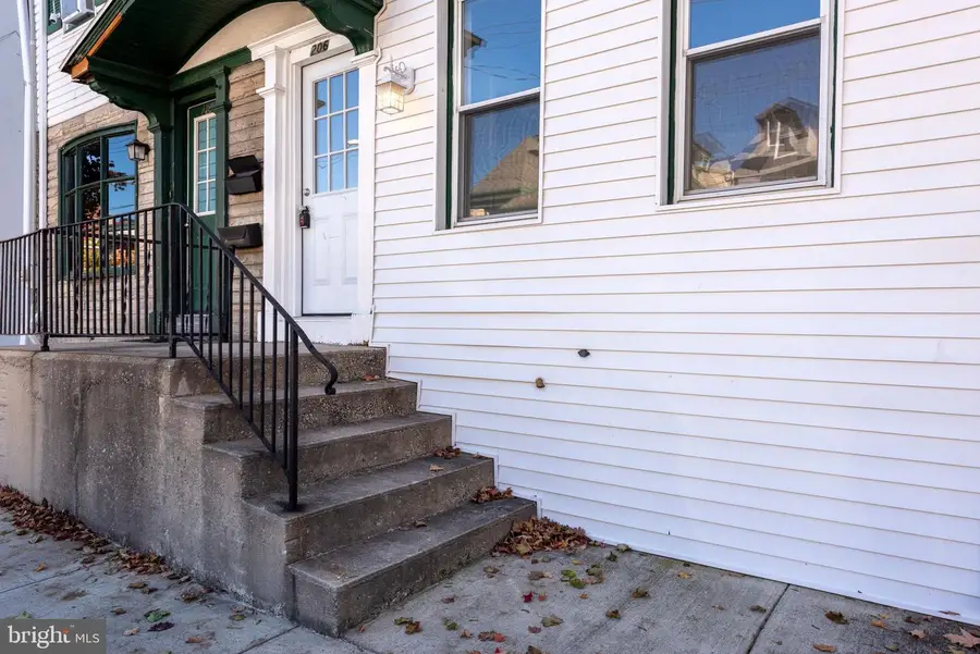 206 S 9th St, Lebanon, PA 17042 - #3