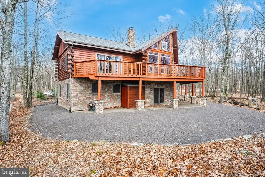 720 Turnberry Ln, Hazleton, PA 18202 - Image #2