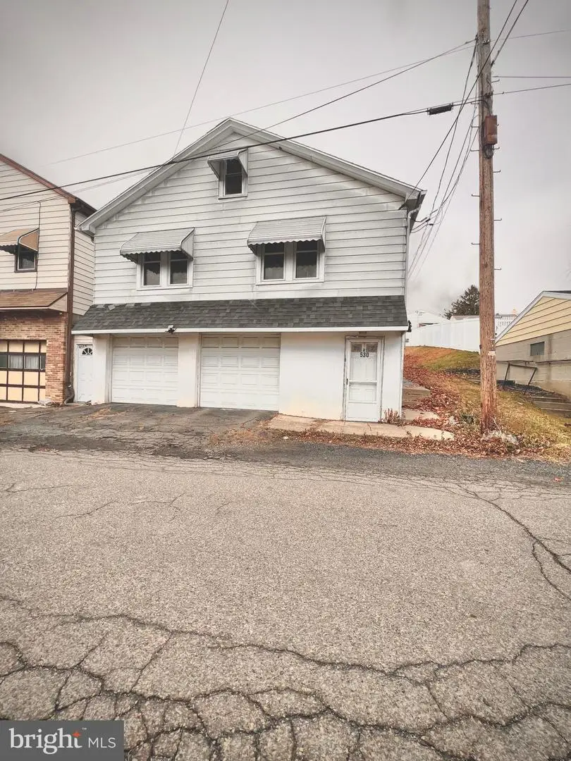 530 E Diamond St #e, Hazleton, PA 18201 - Image #2