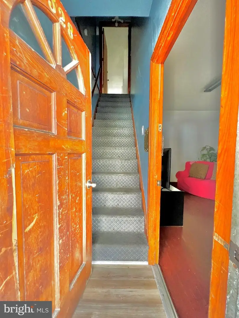 528 E Diamond Ave, Hazleton, PA 18201 - Image #2