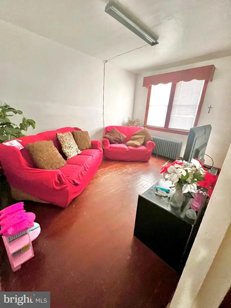 528 E Diamond Ave, Hazleton, PA 18201 - Image #3