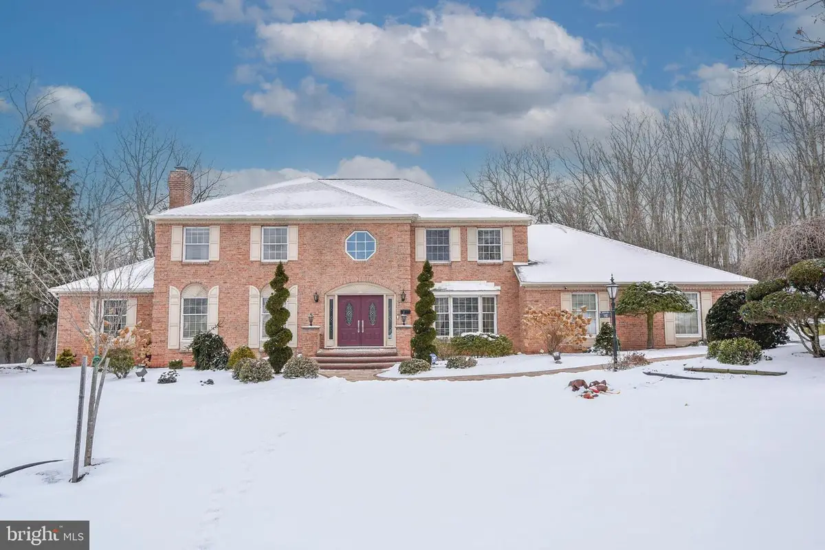 911 Seybert St, Hazleton, PA 18201 - #1