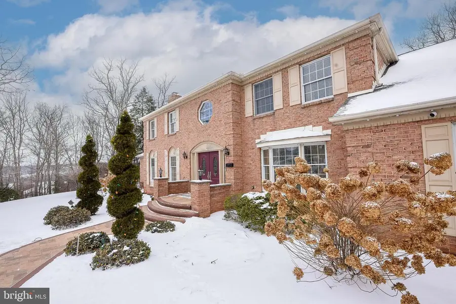 911 Seybert St, Hazleton, PA 18201 - #3