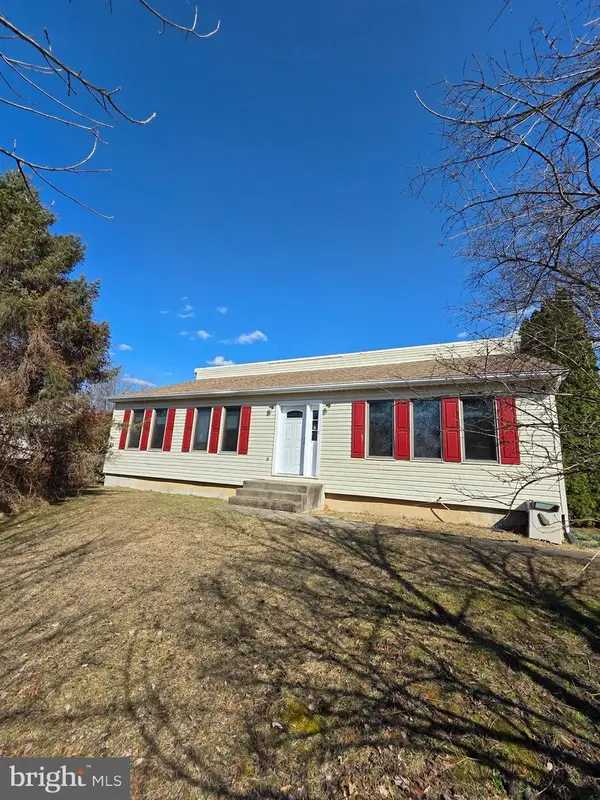 67 Confers Ln, BERWICK, PA 18603