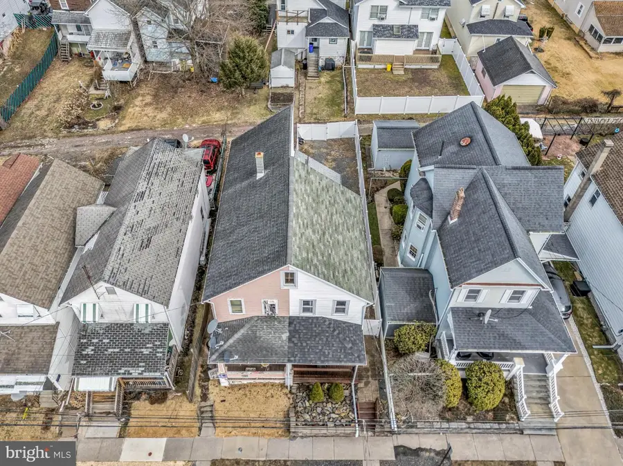 132 Espy St, Nanticoke, PA 18634 - #2