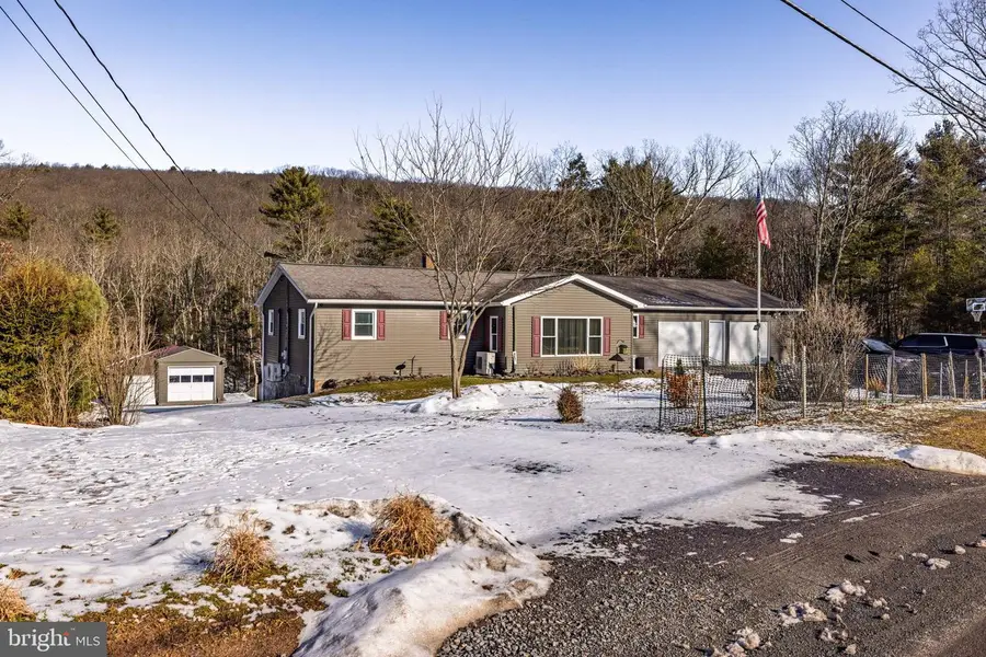 854 Lily Lake Rd, Wapwallopen, PA 18660 - #2