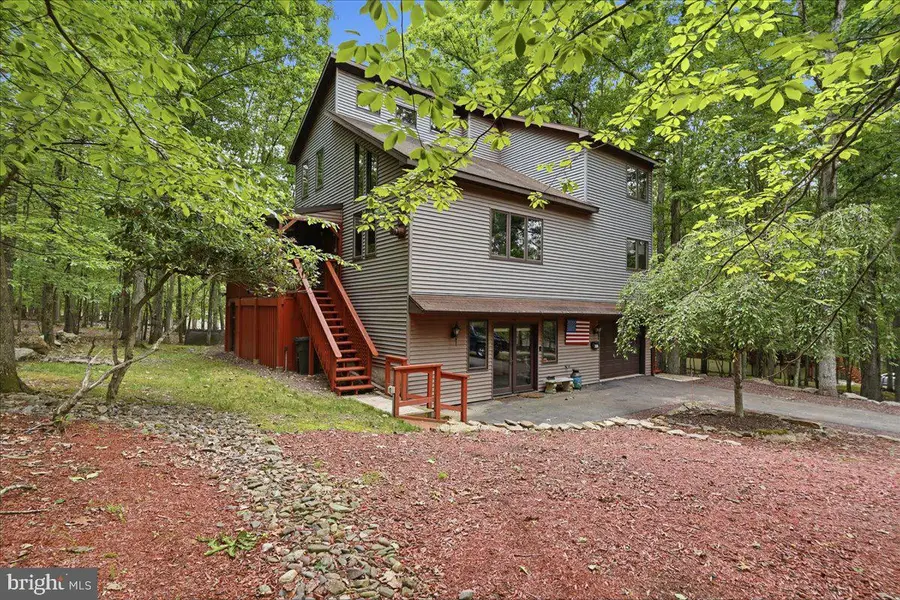 208 Owego Dr, Hazleton, PA 18202 - #3
